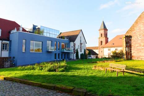 hotel-aussen1.jpg